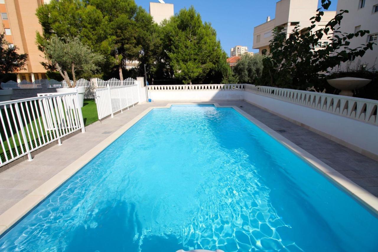 Apartamentos Sol Y Luz El Campello Bagian luar foto