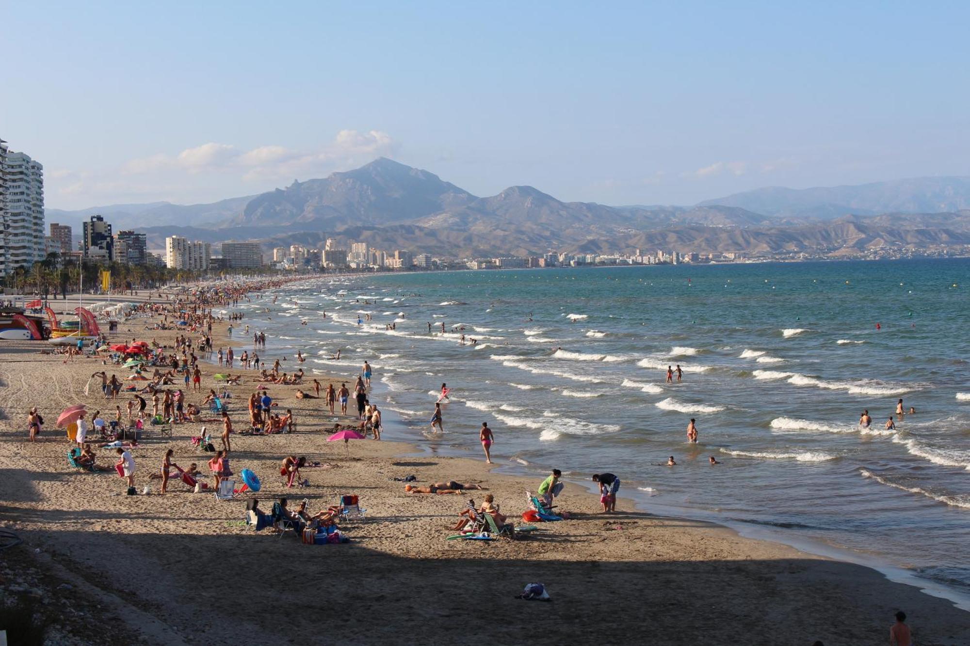 Apartamentos Sol Y Luz El Campello Bagian luar foto